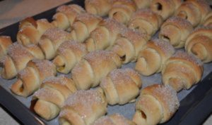 Рогалики с повидлом: рецепт ароматной выпечки