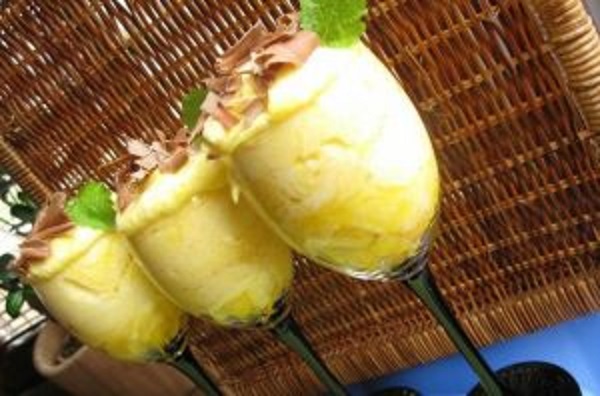 МОЛОЧНЫЙ КОКТЕЙЛЬ С МОРОЖЕНЫМ