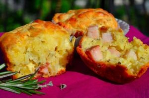 Маффины с ветчиной, сыром и пряными травами