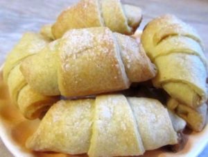 Рогалики с вареной сгущенкой