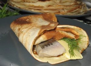 Блины с селедкой