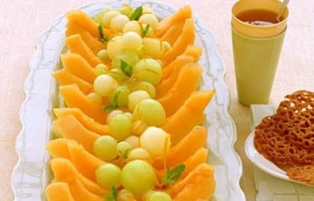 Дыня с апельсиновым соусом