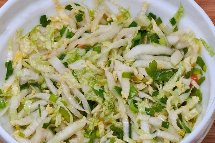 Салат с пекинской капустой и курицей