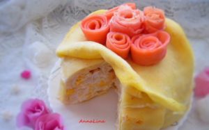 Блинный торт с манго и сметанным кремом