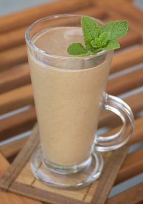 Кофейно-шоколадный смузи с кардамоном