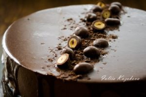 Брауни с бананами и шоколадным муссом