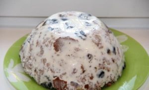Домашний торт с черносливом и грецкими орехами