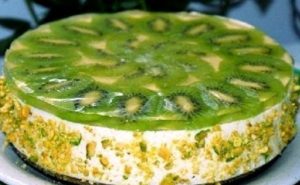 Лёгкий творожный торт с киви