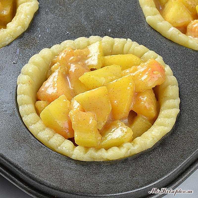Персиковый пирог мини с крошкой