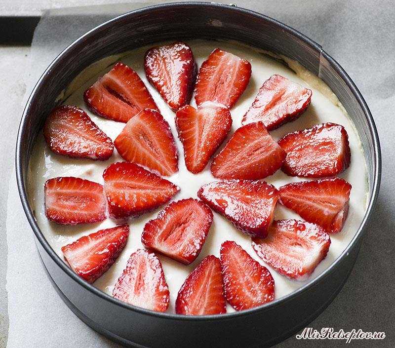 Клубничный чизкейк кофейный торт
